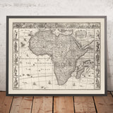 Ancienne carte monochrome de l'Afrique par Speed, 1676 : montrant des personnes et des vêtements traditionnels 
