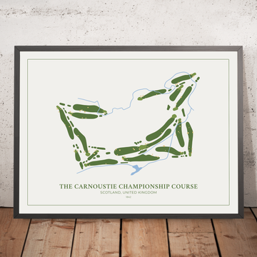 Ein gerahmtes Bild des Carnoustie Championship Course im Stil einer schlichten und modernen Golfplatzkarte