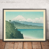 Mt. Fuji und der Blaue See vom Satta Pass von Hasui Kawase, 1935 