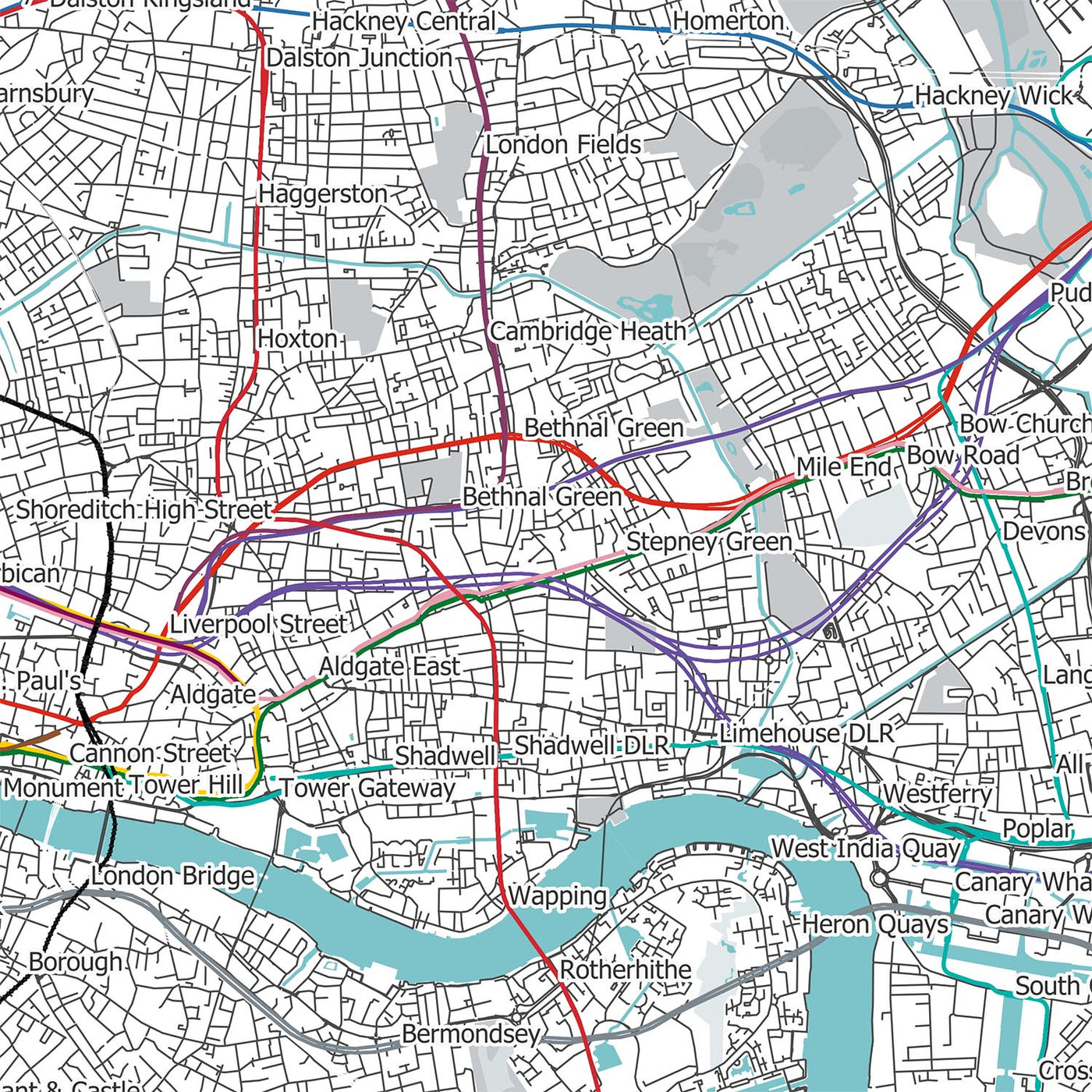 Carte moderne de Londres avec de véritables itinéraires de métro et de train de banlieue 